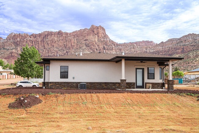 Building Photo - Brand new 1 bed 1 bath home in Hildale