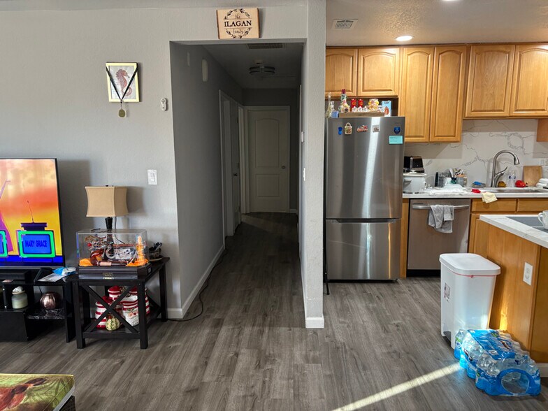 Building Photo - 8653 Danridge Dr