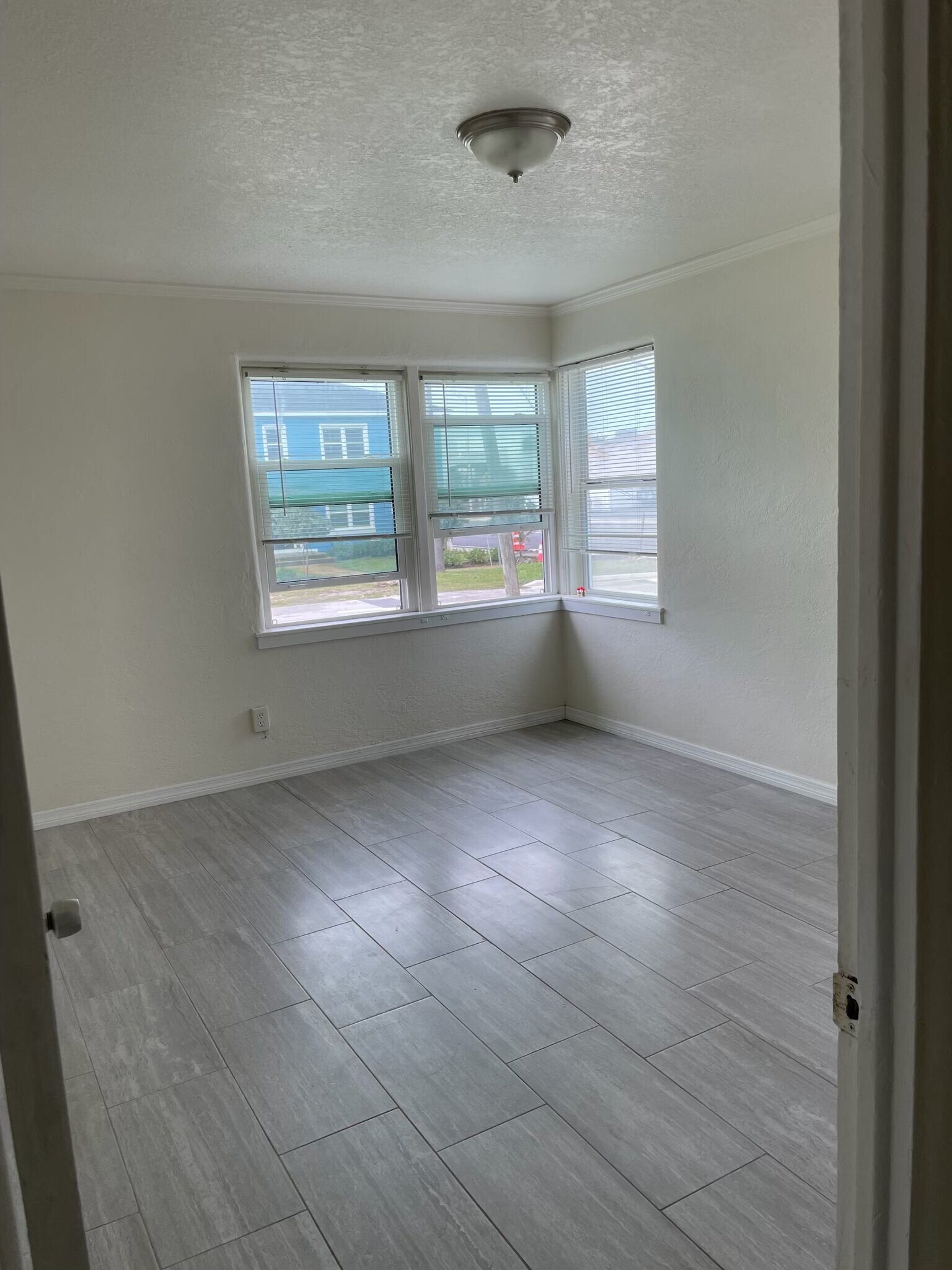 Building Photo - 616 Riverview Blvd