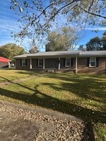 Building Photo - 1606 Deer Hollow Dr