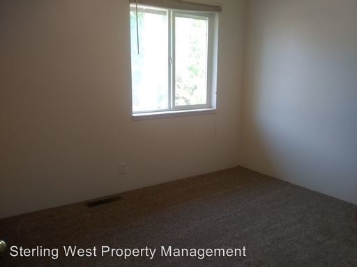 Building Photo - 2050 Campus Dr