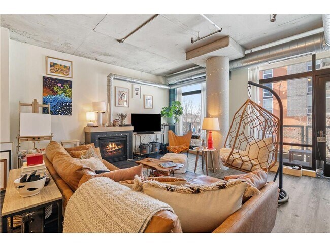 Building Photo - 720 N 4th St