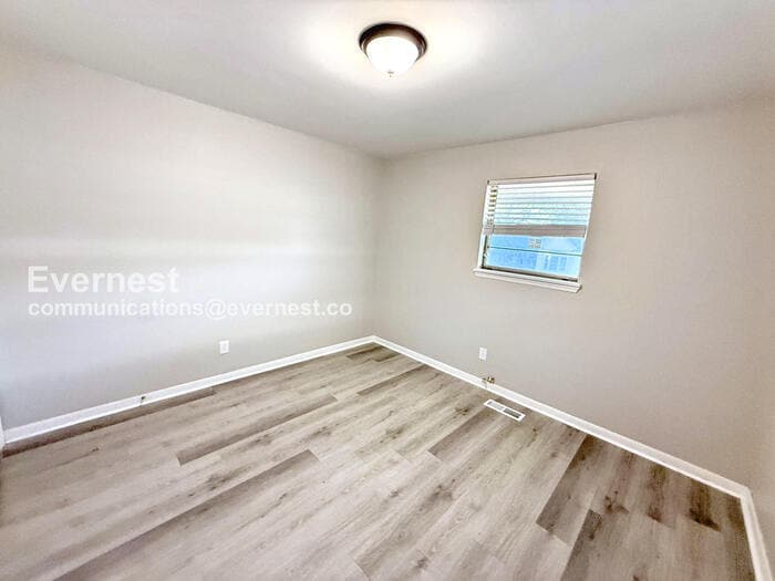 Building Photo - 7423 2nd Ave S