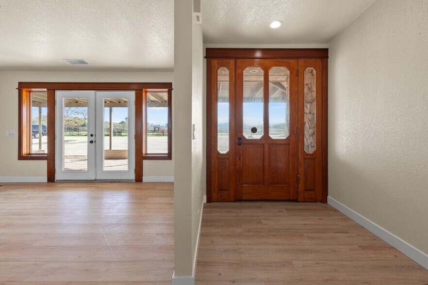 Building Photo - 8850 Rocky Canyon Rd