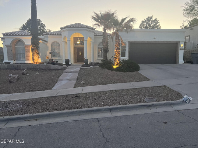 Building Photo - 1009 Sun Ridge Dr