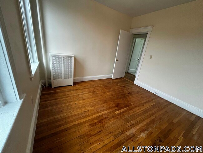 Building Photo - 1152 Commonwealth Ave