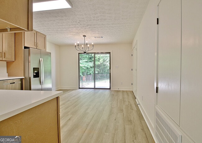 Building Photo - 105 Rose Ct
