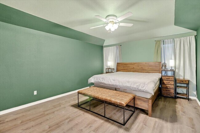 Building Photo - 5410 Fox Run Dr