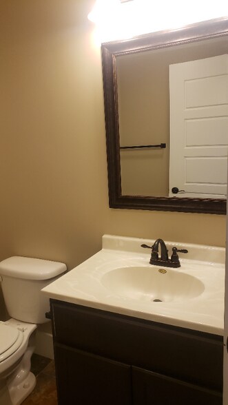 Building Photo - 2212 E 12th St