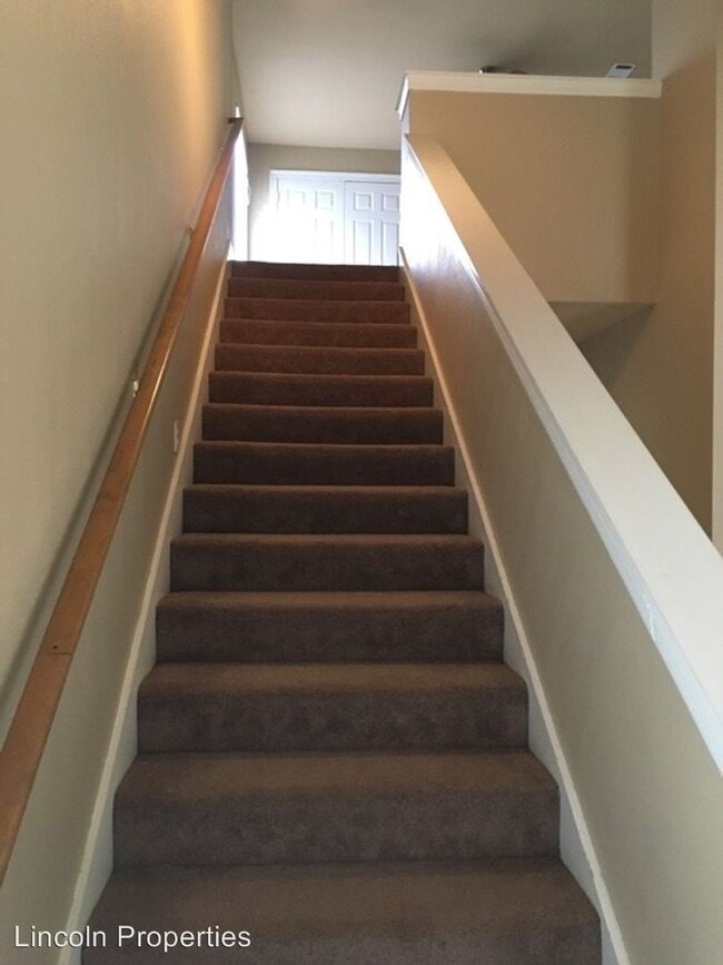 Building Photo - 209-307 Penny Ln