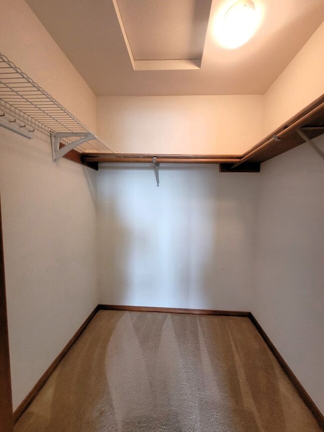 Building Photo - Charming Split-level 4 Bedroom Home - E Mc...