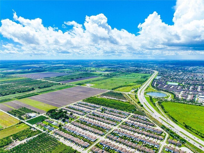 Building Photo - 24902 SW 107th Ave