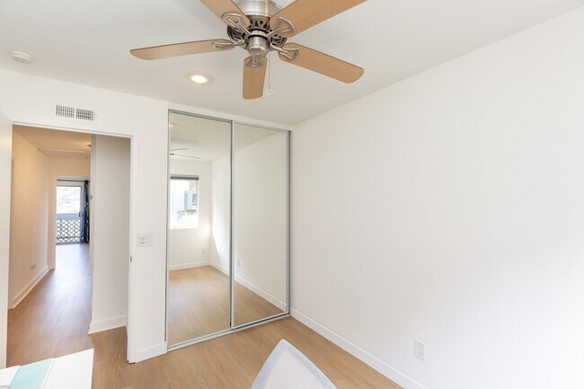 Building Photo - 3 Bedroom Townhome in the Gated College Park Community of San Diego