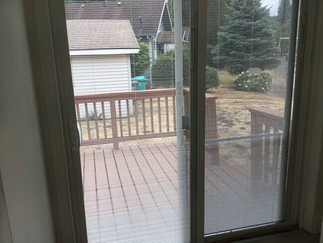 Building Photo - URBAN CHARMER