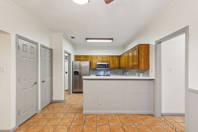 Building Photo - Amazing home - minutes from Grapevine Main...