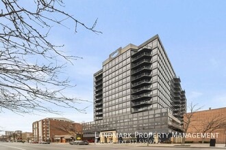 Building Photo - 1309 N Wells St