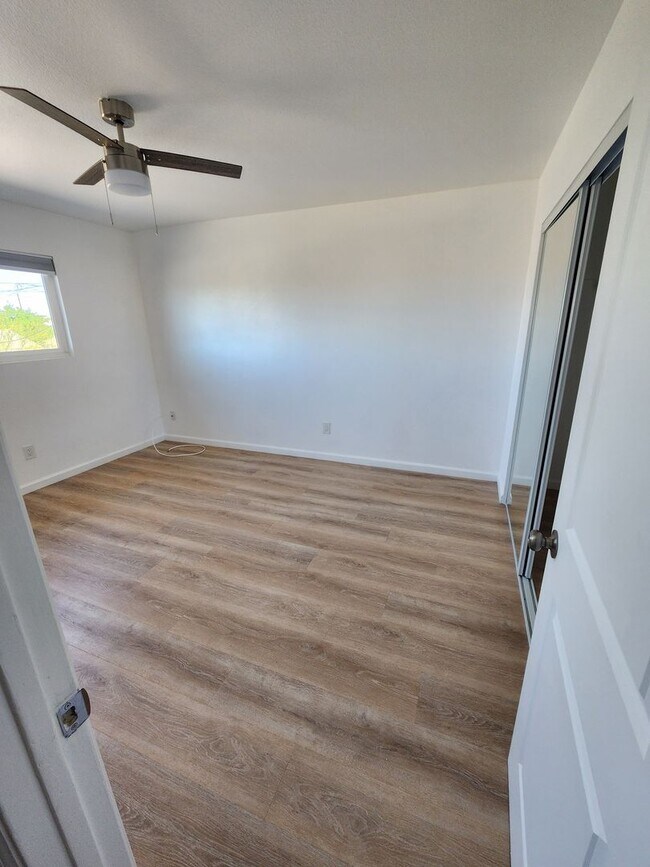 Building Photo - 6439 Camarilla Ave