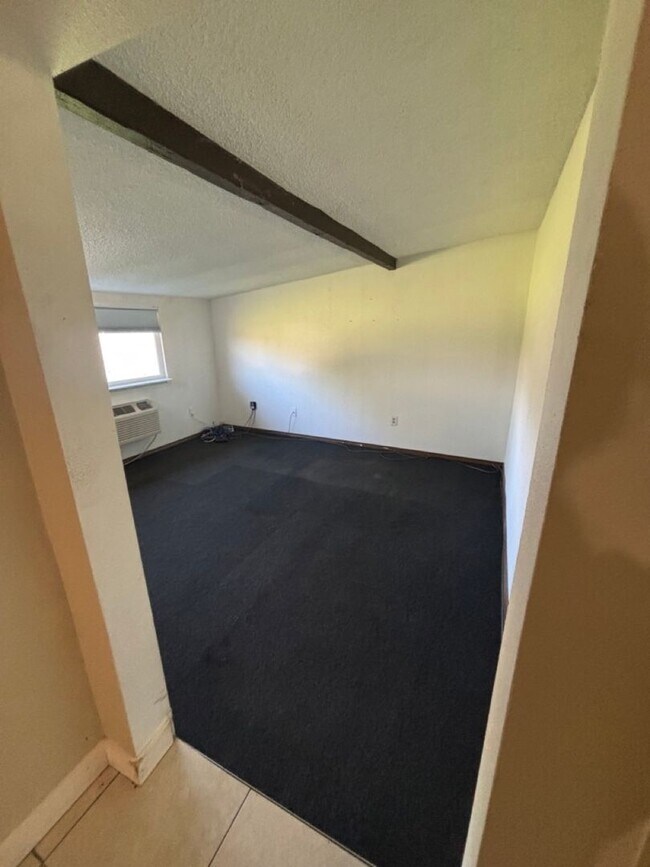 Building Photo - Charming 3-Bed Home in Hayden Lake — Spacious Lot & Attached Garage!