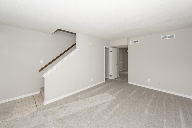 Building Photo - 1305 Mathis Ferry Rd