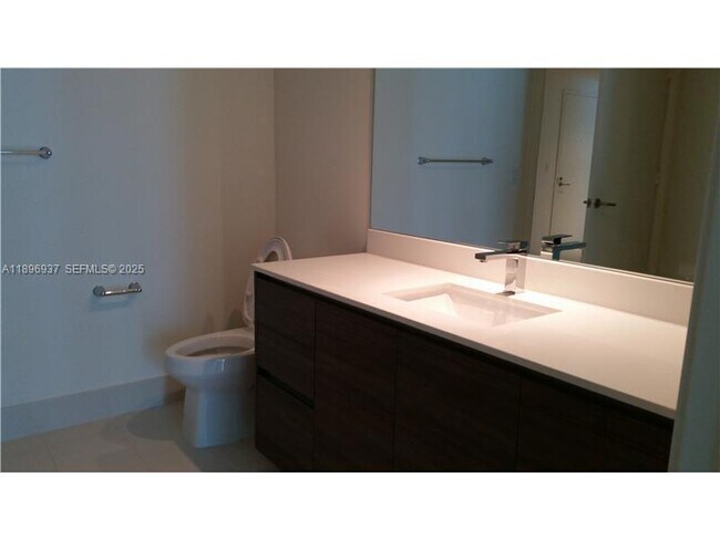 Building Photo - 1100 S Miami Ave