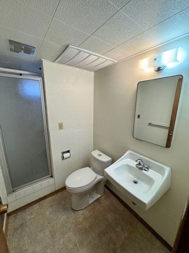 Building Photo - South Hill Cozy 3 bed 2 bath
