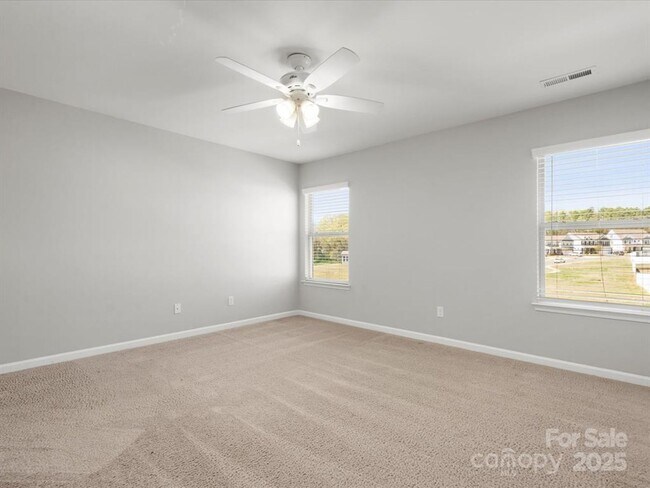Building Photo - Beautiful 4BR/3.5 BA Home in Mooresville