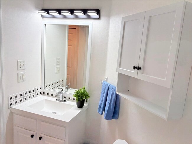 Building Photo - 9875 Perfect Dr