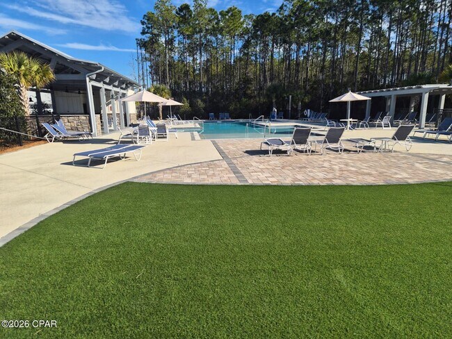 Building Photo - 460 Melrose Wy