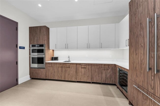 Building Photo - 275 1st Ave S