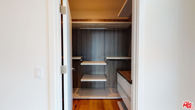 Building Photo - 938 Orange Grv Ave