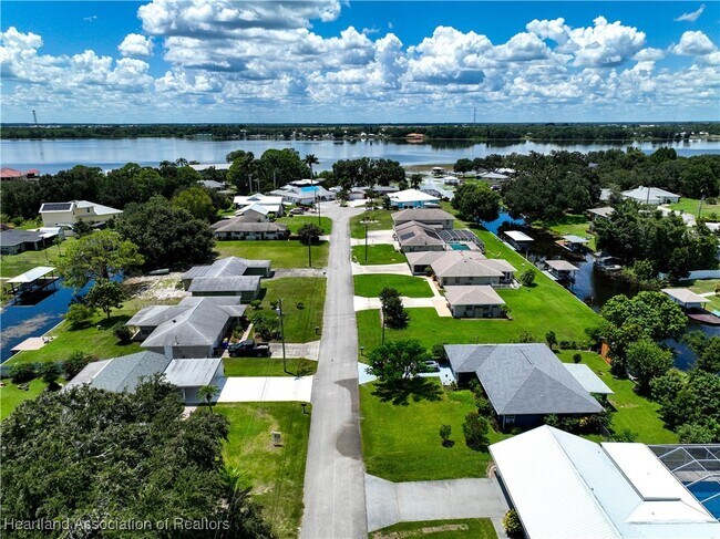 Building Photo - 120 Happiness Ave