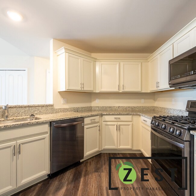 Building Photo - Amazing 3Bedroom 2 Baths OPEN HOUSE- 11/29 12PM-12:30PM