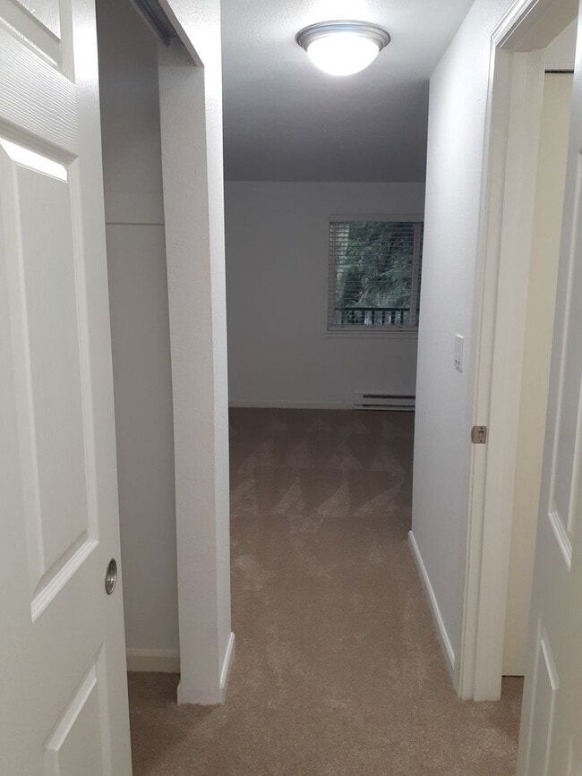 Building Photo - Kirkland Place Condominium