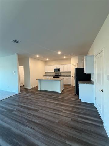 Building Photo - 2114 Mdw Pk Dr