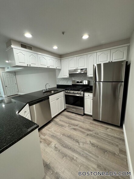 Building Photo - 21 Kenmar Dr