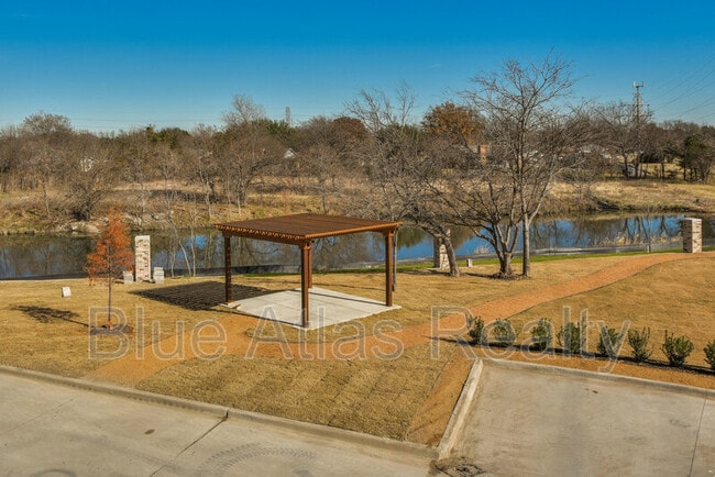 Building Photo - 736 N Plano Rd