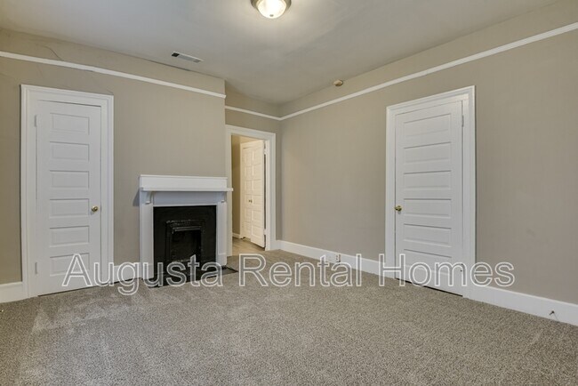 Building Photo - 104 Ellis St