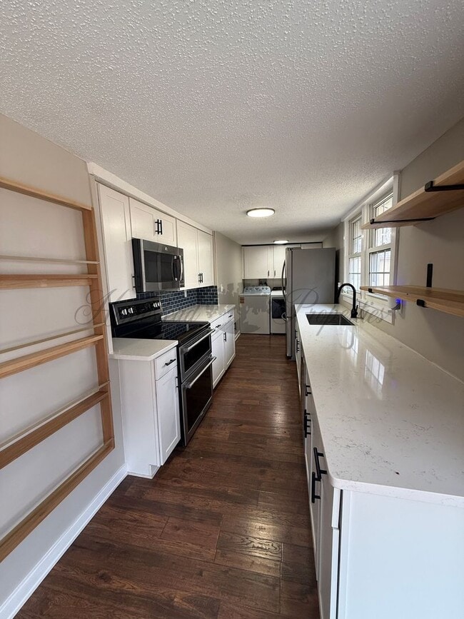 Building Photo - Home on Blakemore Circle