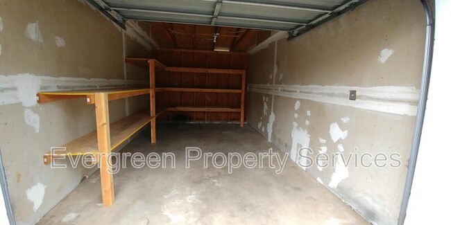 Building Photo - 2740 Arcadia Dr