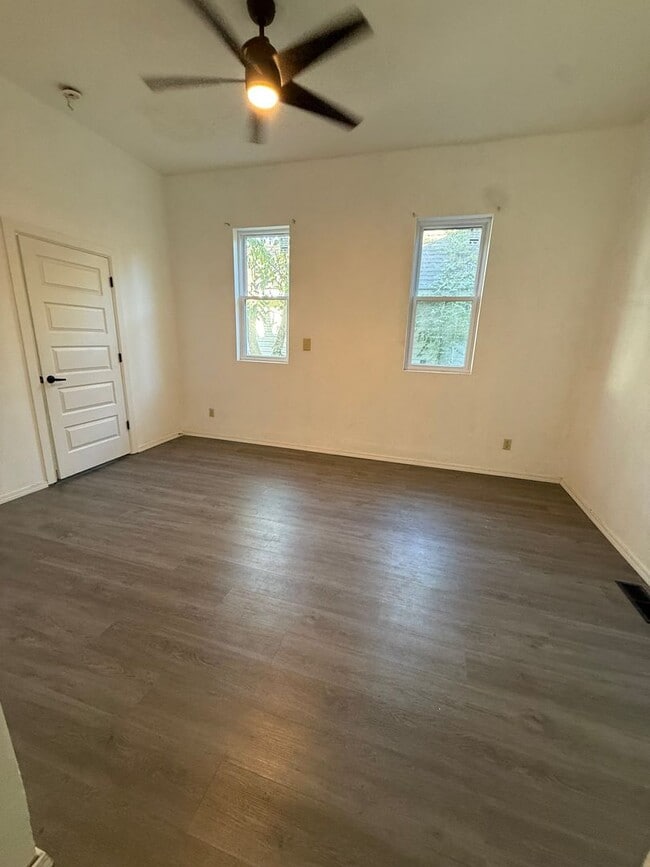 Building Photo - 918 S 19th St