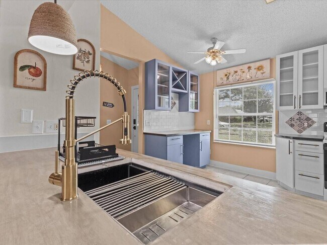 Building Photo - 226 Windward Way