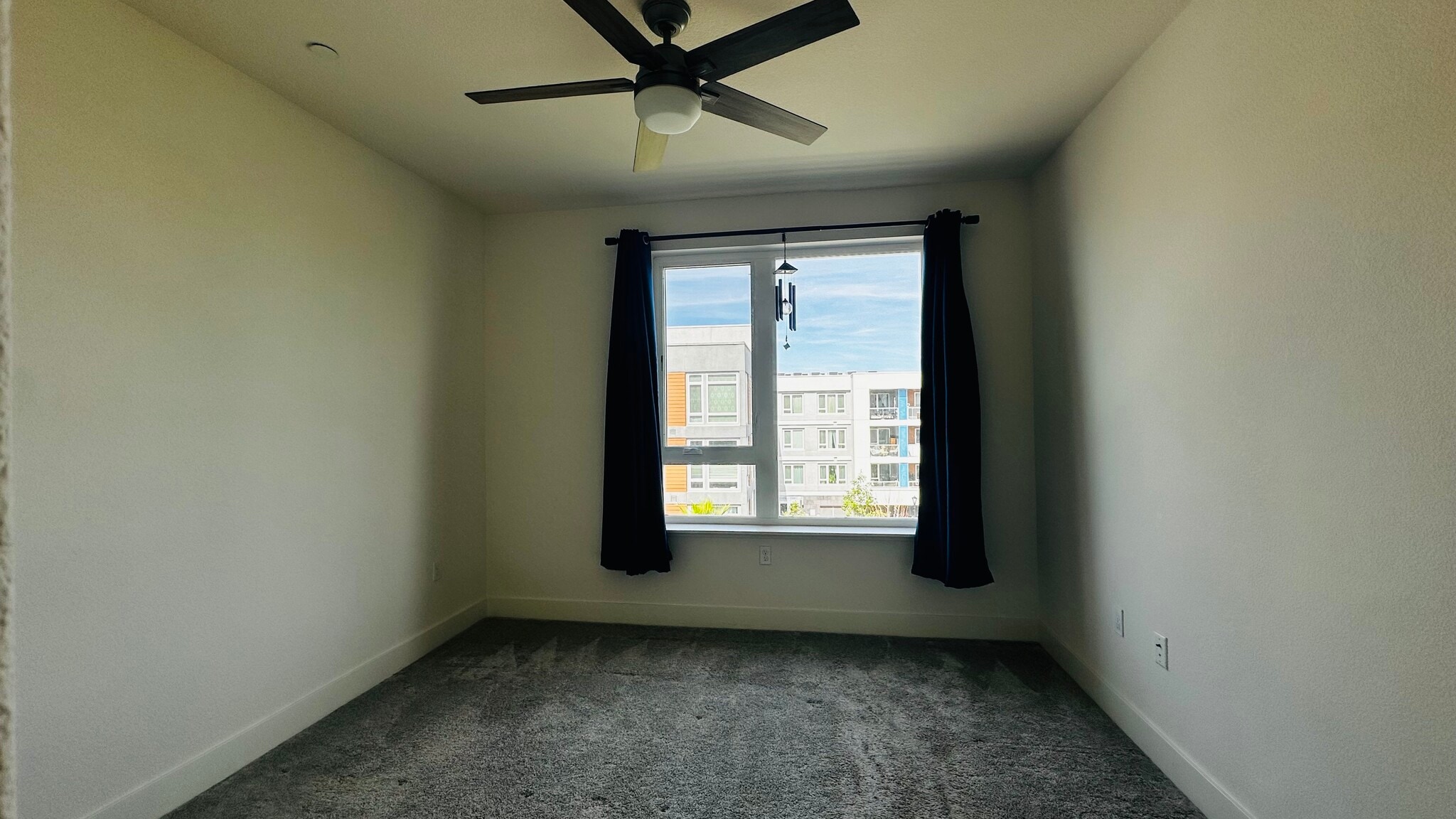 Building Photo - 5933 Sunstone Dr