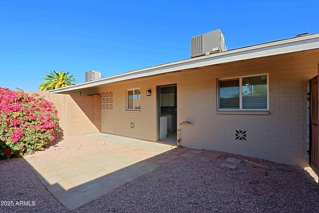 Building Photo - 8402 E Coronado Rd