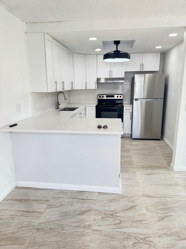 Building Photo - 266 Burgundy Ave