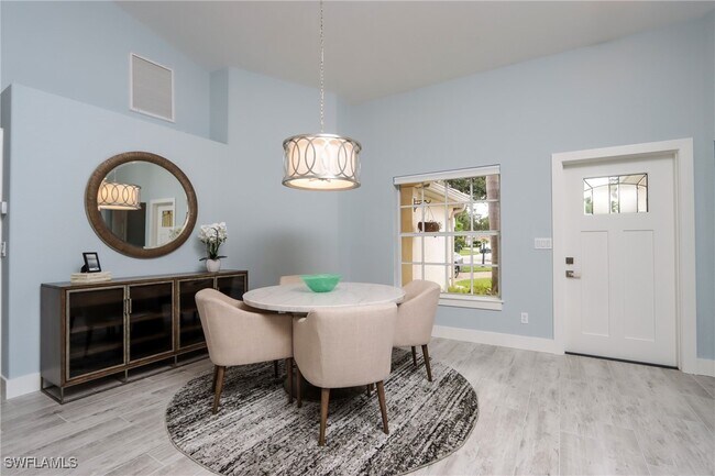 Building Photo - 1511 Whispering Oaks Cir