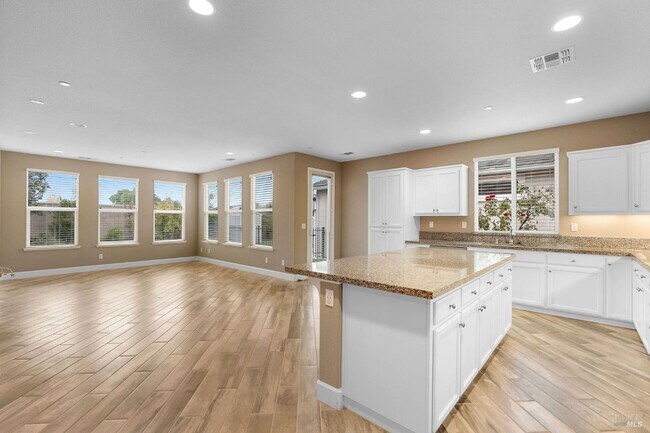 Building Photo - 123 Alpine Dr