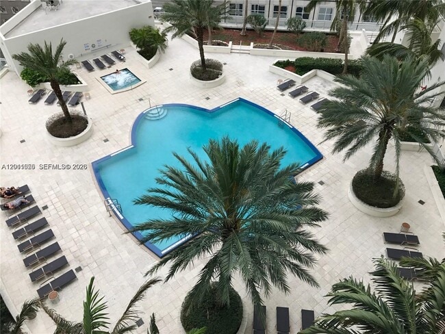 Building Photo - 300 S Biscayne Blvd