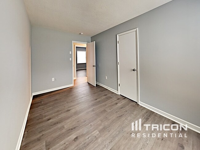 Building Photo - 914 Canton Pl