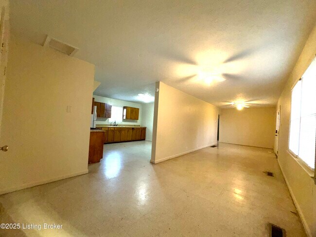 Building Photo - 9909 Mt Eden Rd