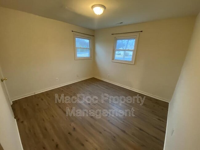 Building Photo - 1804 Airport Ave